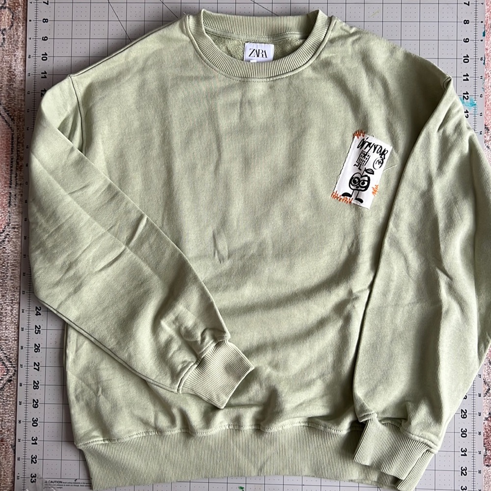 NWOT Zara kids sweatshirt with appliqué graphics size 13-14